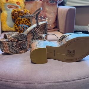 Dolce Vita Brown & Tan Snake-Print Platform Sandals